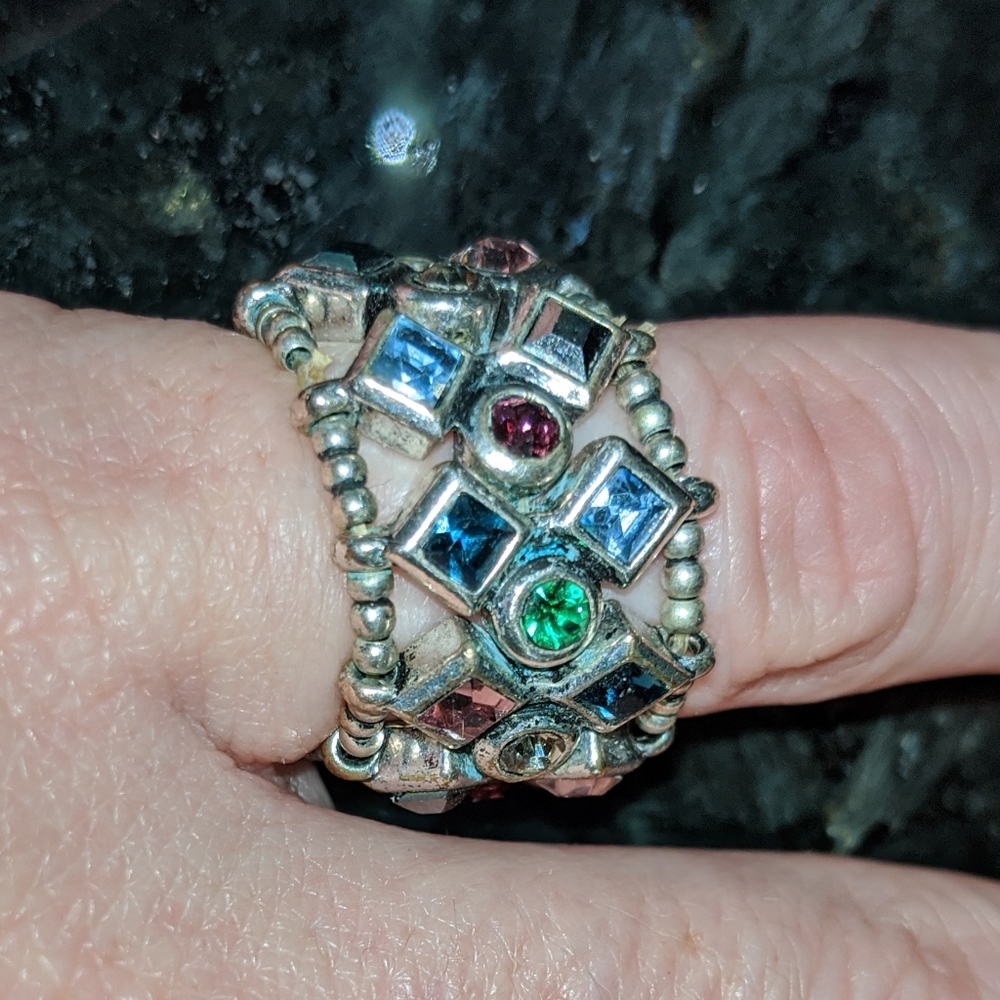 Stretch Multi-color Crystal Ring - Picture 4 of 7